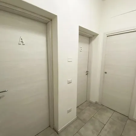 Palazzo Elios מלון דירות פארמה