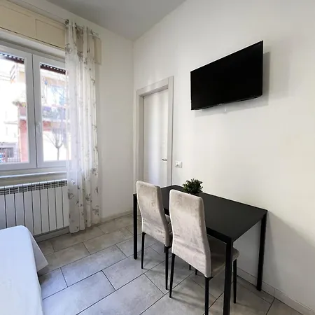 Palazzo Elios מלון דירות *